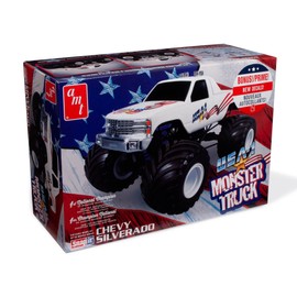 AMT USA-1 Monster Truck 2T 1:32 Scale Model Kit