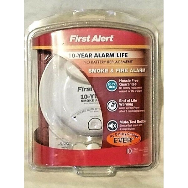 First Alert C16-0528 10-Year ALARM LIFE Smoke and Fire Detector