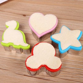 Sandwich Cutter Set, Including 4 Sandwich Cutters Shaped Like Mickey, Dinosaur, Star and Heart and 7 Vegetable Cutters, Suitable For Children
