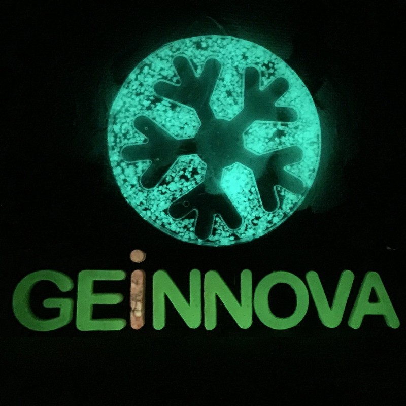 ８パック/セット、色８種類の蛍光砂 長持ちの夜光粒 パーティ－装飾用顔料、壁、ガラス、ミネラル顔料、暗くなると自動発光する