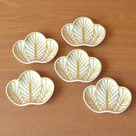 New Year's Tableware, Japanese Tableware, Small Plate, Matsuba, Lucky Charm, Arita Ware, Sachi Matsuba (White) Small Plate, Set of 5, Presentation Box Included