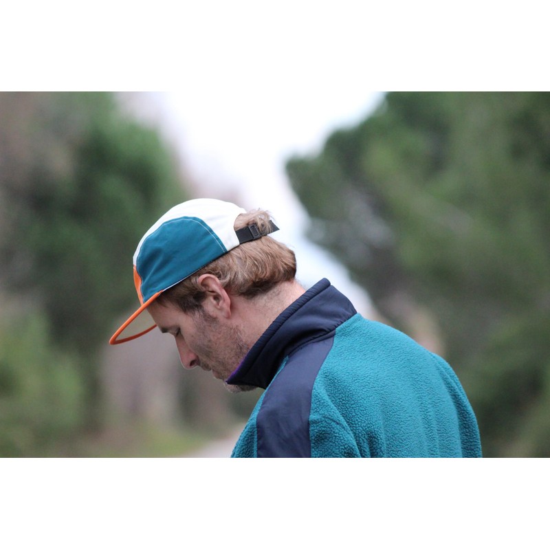 Surf Monkey Adjustable Strapback Cap Waterproof Classic Jockey Cap for