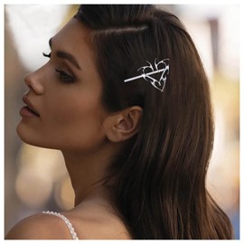 Allereyae Vintage Heart Hair Clip Barrette Heart Love Hair Side Clip Punk Heart Hair Pin Barrette Silver Metal Heart Hair Accessories for Women and Girls