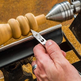 Full-Size Carbide Ergonomic Wood Lathe Diamond Cutting Tool – Wood Tools w/Rubber Handles – Woodturning Carbide Lathe Tools w/Wrench – Replaceable & Rotatable Woodturning Supplies for Sharp Cuts