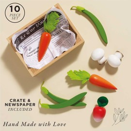Le Toy Van - Wooden Honeybee Market Vegetables '5 a Day' Crate | Fun Role Play Supermarket Pretend Play Shop Food | Great Gift for Boys Or Girls, Harvest Vegetables Crate (TV182)
