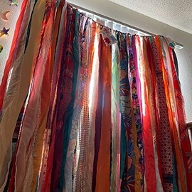 Mango Gifts Old Silk Sari Ribbon Doorway Curtain (Red)
