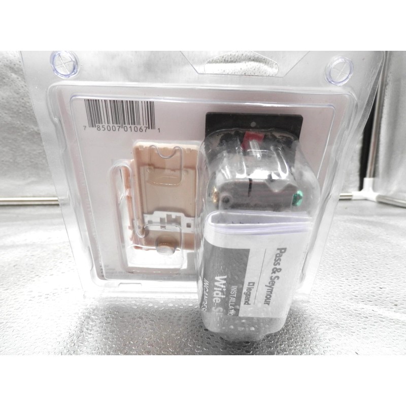 Pass & Seymour Decorator Slide Dimmer-WS700TC