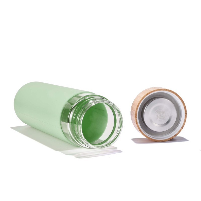 Yomious 20 Oz Borosilicate Glass Water Bottles with Silicone Sleeve