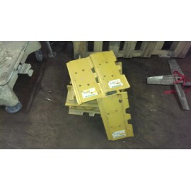 Caterpillar Shoe #5S-0820  16" ( NEW )