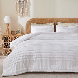 BEDELITE Boho Comforter Set Queen Size, White Tufted Striped Bed Set 3 Pieces, Soft Vintage Farmhouse Comforter for All Seasons, Boho Home Decor,Fluffy Jacquard Bedding with 2 Pillow Shams