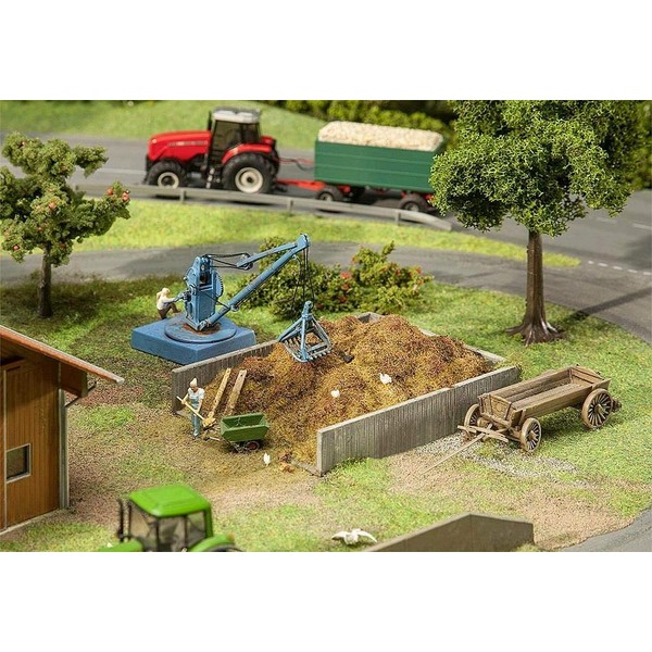Faller 180381 Dunghill with Crane Scenery and Accessories