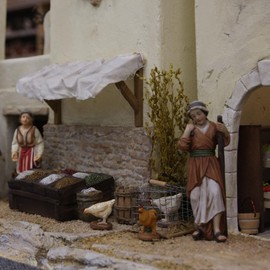 FADEDA 5 x Rooster with Chickens, Height: 5 cm, Hand-Painted, Detailed Nativity Scene Figures, Christmas Table Decoration, Nativity Accessories