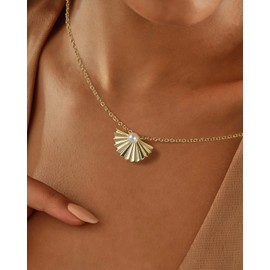 14K Gold Shell Pearl Necklace for Women: 925 Sterling Silver Seashell Pendant Beach Boho Charm Necklace Dainty Elegant Minimalist Summer Jewelry Birthday Anniversary Graduation Gifts for Her Wife