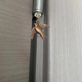 Brass Hinge Head Home Decoration Bird,Magnetic Hinge Dropper Hanging,Magnetic Hinge Head Toppers,Door Hinge Pin Topper (Brass)