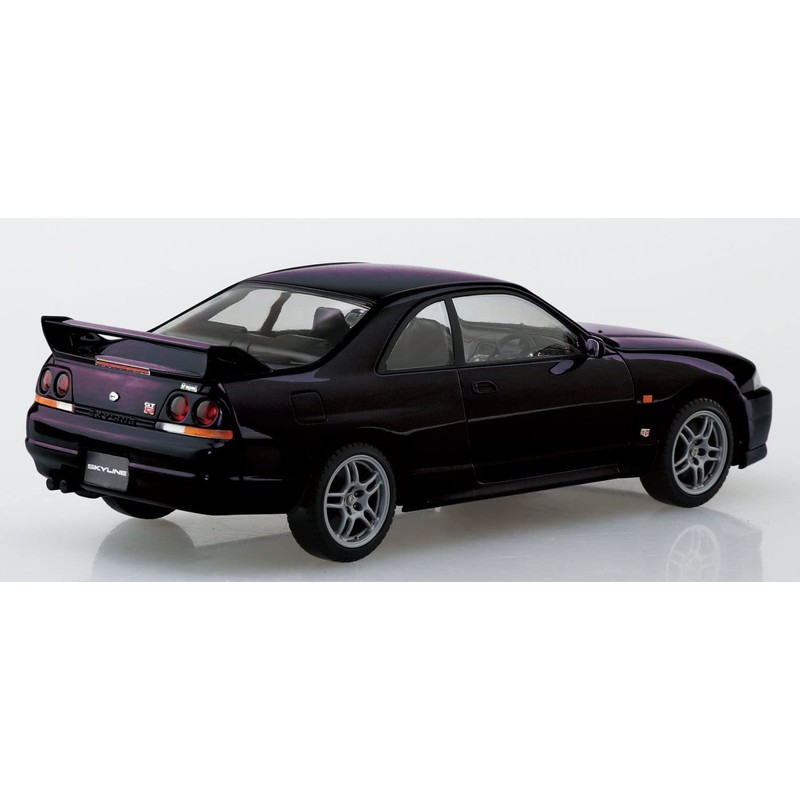 Aoshima Bunka Kyozai 1/32 The Snap Kit Series Nissan R33