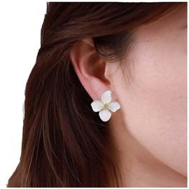 Aneneiceera Vintage Resin White Flower Earrings Enamel Flower Stud Earrings Acrylic Petals Earrings White Petal Enamel Earrings French Statement Earrings Jewelry for Women and Girls (White)