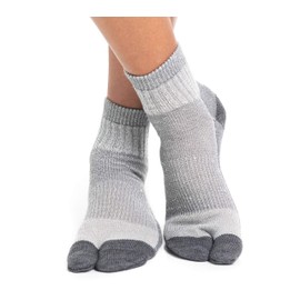 V-Toe Big Flip-Flop Socks Tabi Split Toe Wool Men & Women Asian Japanese Toes Separated Mini-Crew shoe size Men 9-10.5 Women 10.5-12