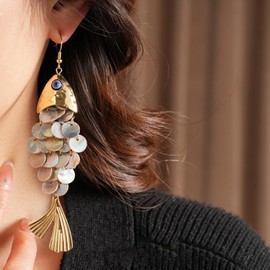 Arete bohemios de pescado para mujer, arete de gota de pescado grueso de oro, arete colgantes de escamas de resina caprichosa, arete bohemios extravagantes para verano, playa, joyera de regalo