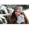 styleBREAKER Warm gloves with rhinestones and fleece, winter knitted gloves,