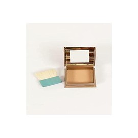 Benefit Hoola Lite finely ground matting bronzer