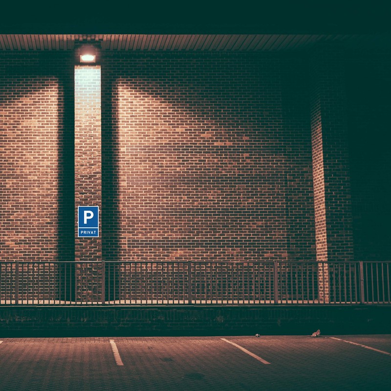 Privatparkplatz Sign (30 x 20 cm Plastic) – Parking Prohibited