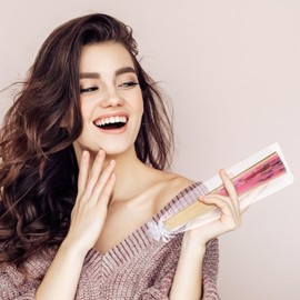 Angoily 100 Pcs White Organza Drawstring Bags for Folding Hand Fans Elegant Party Favor Gift Pouches Perfect for Weddings and Special Events