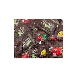 M&M's Milk Chocolate Fun Size Candy, Bulk Pack 70-ct (Pack of 2 Pounds)
