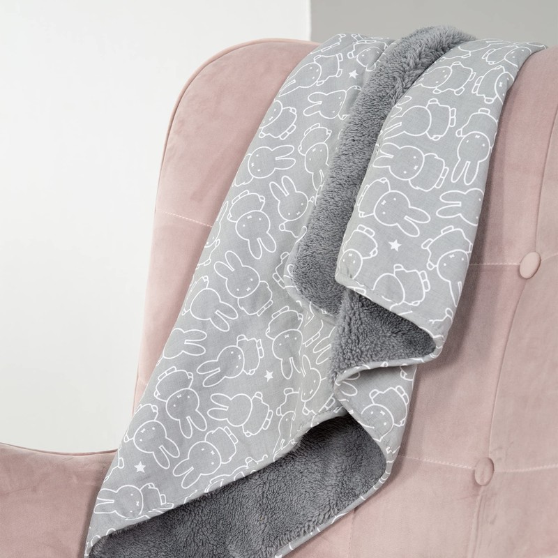 Roba baby blanket for cuddling, crawling and playing.