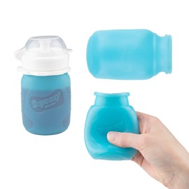 Squeasy Gear Mini Squeasy Snacker, 100 ml blau – wiederverwendbare Quetschflasche, Quetschbeutel aus weichem Silikon für selbstgemachte Smoothies, Babybrot, Fruchtmus, Joghurt, auslaufsicher, BPA-frei