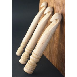 3 PCS Crochet Hooks Set, Large Wooden Crochet Hook, Wooden Yarn Hooks with Ergonomic Soft Grip Handles, Huge Crochet Hooks for Thick Blanket & Extra Bulky Yarn Projects (25MM)