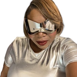 Futuristic style sunglasses with oversized frames - Color: Black