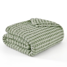 Bedsure Cooling Cotton Waffle King Size Blanket - Lightweight Breathable Blanket of Rayon Derived from Bamboo for Hot Sleepers, Luxury Throws for Bed, Couch and Sofa, Forest Green, 104x90 Inches