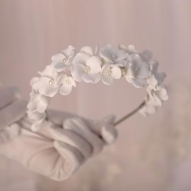 Teyglen- Tocado para niñas de flores con accesorios para el cabello de flores de color blanco perla, diadema hecha a mano (plata, 12 x 6 cm/4.