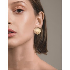 ALRNBY Gold Seashell Stud Earrings for Women Trendy Shell Ocean Beach Vocation Holiday Summer Dainty Jewelry Gift Hypoallergenic Non Tarnish