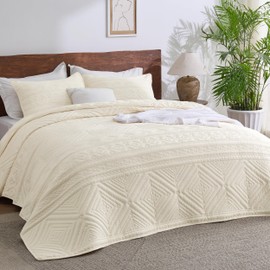 Bedsure Boho Quilt King Size - Lightweight Bedspread King Size with Geometric Stitched Pattern, Pearled Ivory Farmhouse Soft Bedding Set Coverlet with 2 Pillow Shams for All Seasons, 106x96 inches