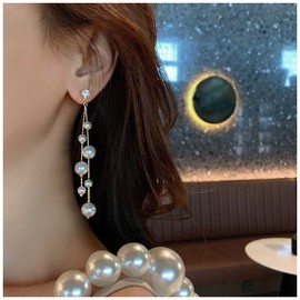 Yheakne Boho Pearl Drop Dangle Earring Gold Long Tassel Pearl Earrings Vintage Pearl Chain Earrings Festival Statement Earrings Jewelry for Women and Girls