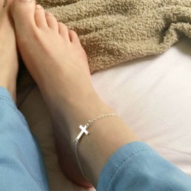 Yienate Boho Cross Anklet Bracelet Silver Crucifix Anklet Cross Pendant Anklet Minimalist Summer Beach Anklet Foot Jewellery Gifts for Women Girls, Silver Metal