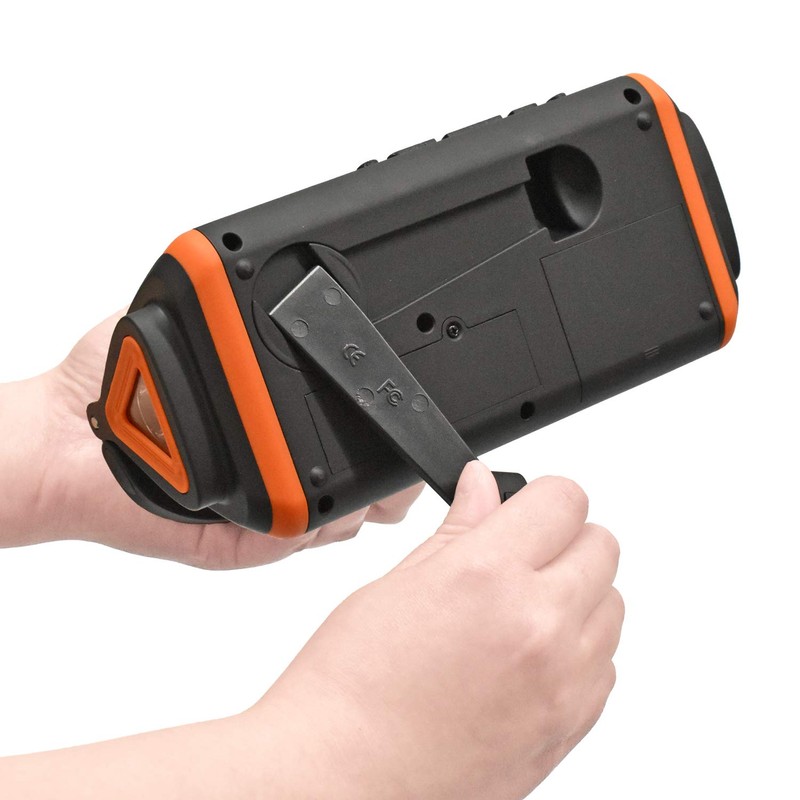 Hand Crank/Solar Energy Storage Radio