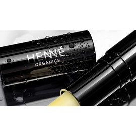 Henné Organics Bálsamo labial de lujo V2, hidratante natural y orgánico, barra de 0.15 onzas