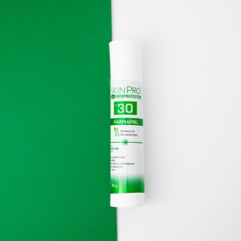 SKIN PRO Gel Protector Solar Facial 30 FPS en Formato Gel | Rápida Absorción con Efecto Humectante | Protegete de los Rayos UVA, UVB y Aparatos con Pantallas | Para Pieles Mixtas a Grasas | 50 gr