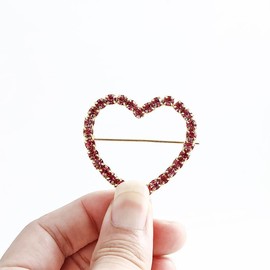 Crystal Love Heart Brooch Pin Valentine's Day Gift Pin Women Girls Hollow Heart Lapel Pin Badge for Mother's Day Gift (red crystal heart) (red)