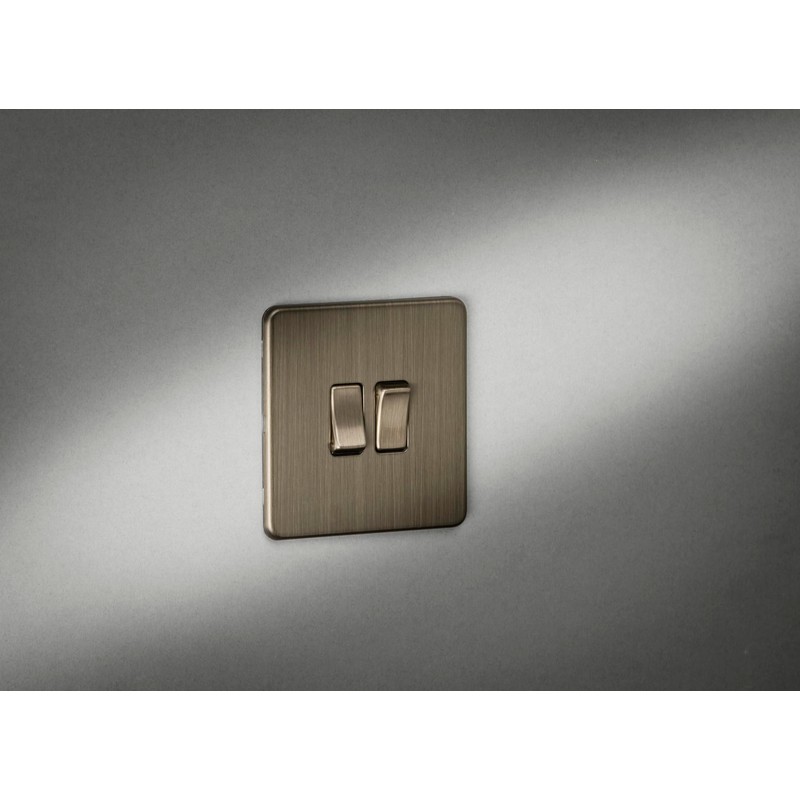 Knightsbridge 10AX 2G 2-Way Switch - Antique Brass
