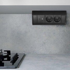 Aluminium Power Strip 2-Way I USB-A USB-C I Black Edition