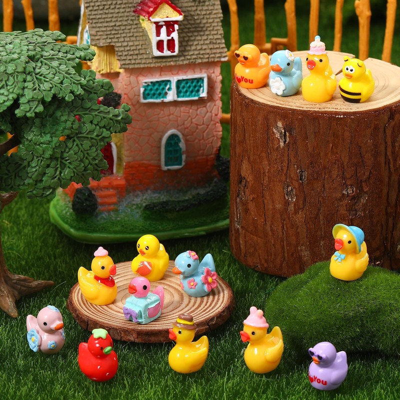 GSrenyu 40 Pcs Mini Ducks 40 Styles Tiny Resin Ducks