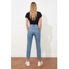TRENDYOL Women's Double Button High Waist Mother Jeans, blue