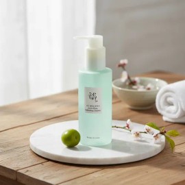 Green Plum Refreshing Cleanser