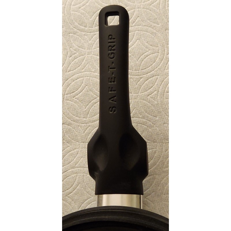 SAFE-T-GRIP 9" FRY PAN (BLACK) WITH GLASS LID