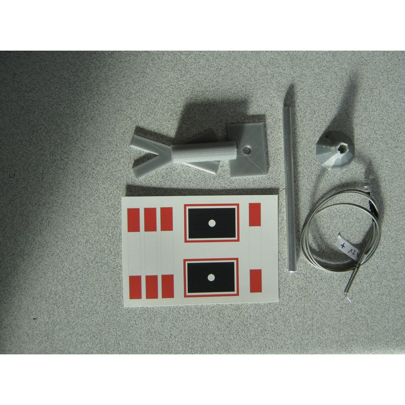 St. Andrew's Cross Railway Crossing Kit with Flashing Light Gauge