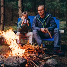 Outsunny Double Folding Camping Chair, Loveseat for 2 Adults, Portable Camping Couch with Wood Armrest & Cupholders, for Backpacking, Beach, Sports Travel, Blue