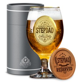 CROWNLY CRYSTAL® Stiefpapa Geschenk Bierglas mit Gravur Personalisierte Geschenke Stiefvater Geschenke für Männer Geburtstagsgeschenk für Männer Vatertag für Stiefvater Tasse für Stiefvater